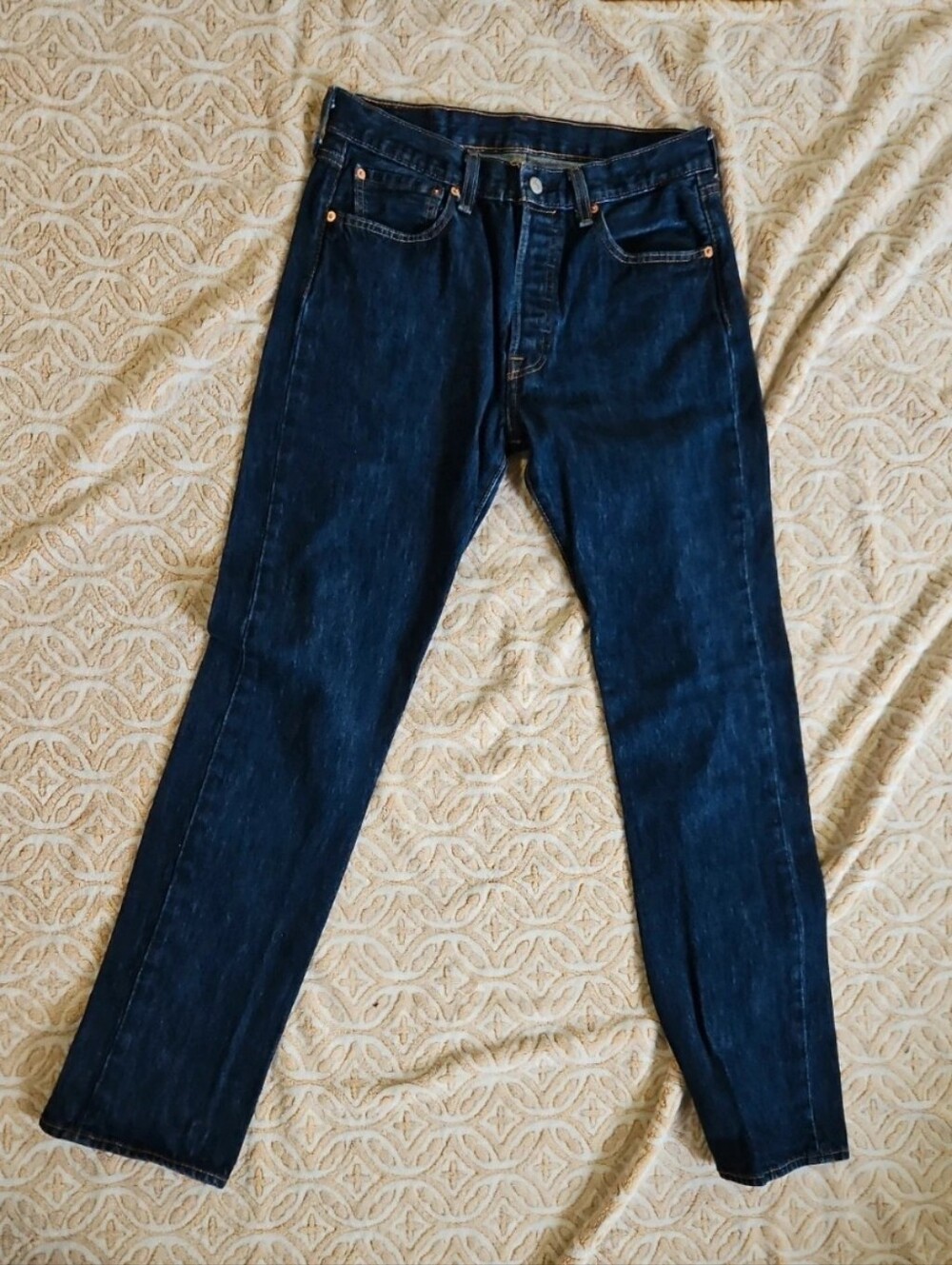 Button Fly LEVIS like New 32×34